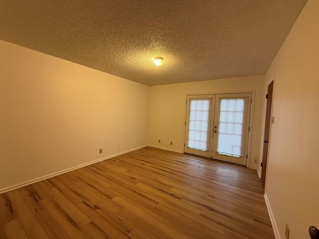 Building Photo - 6428 Amber Dr