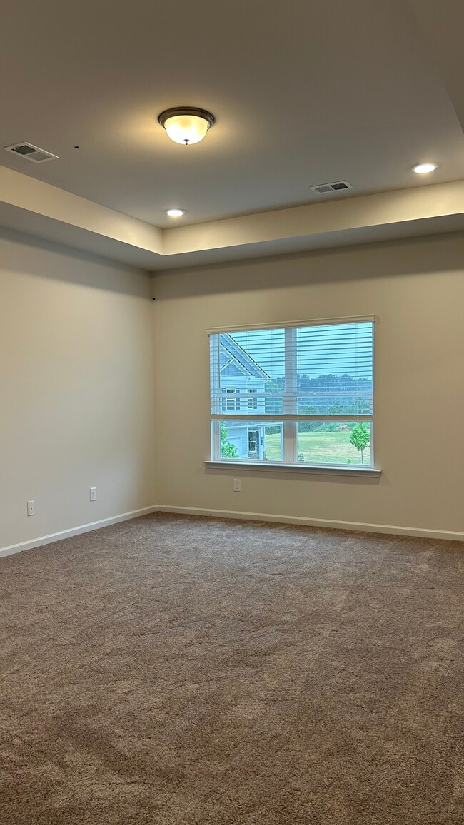 Building Photo - 415 Pointe N Dr