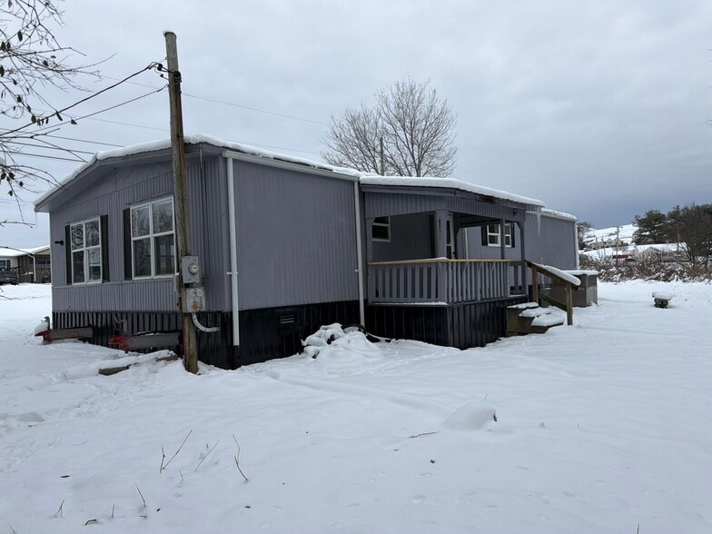 Building Photo - 208 Slate Hill Rd