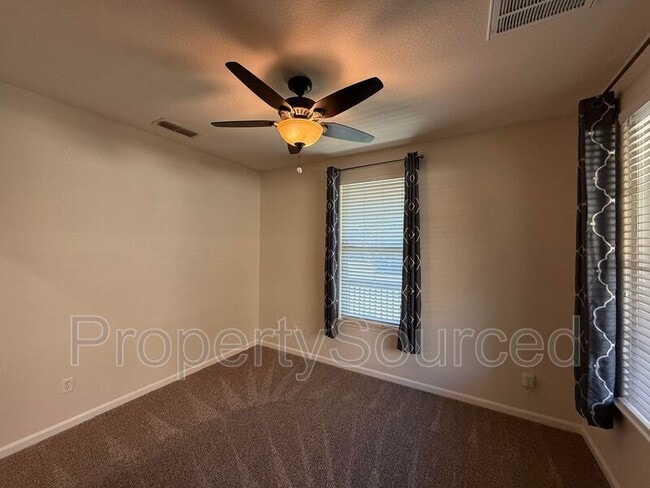 Building Photo - 1720 Dalia Ln