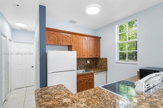 Building Photo - 536 NE 62nd St