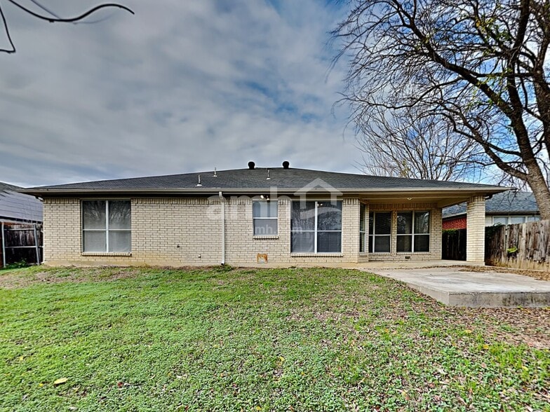 Building Photo - 1606 Windcastle Dr