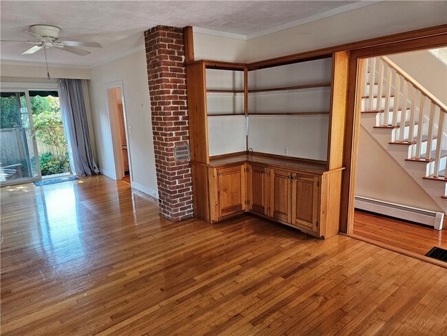 Building Photo - 10 Cherry St