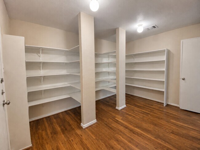 Building Photo - 525 Eagles Nest Cove