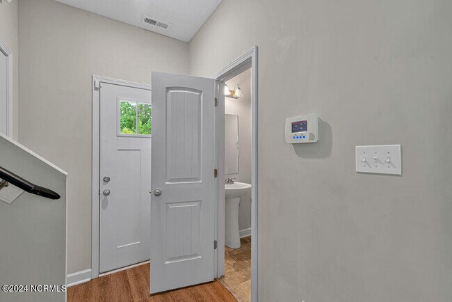Building Photo - 106 Welcome Way