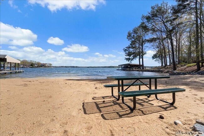 Building Photo - 164 Sandy Cove Dr