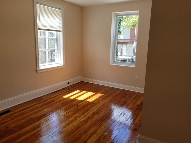 Building Photo - 5725 Broomall St