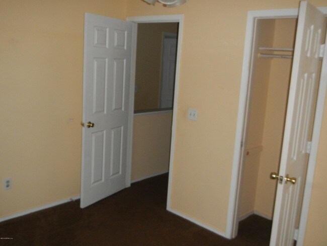 Building Photo - 517 Tuxedo Ct