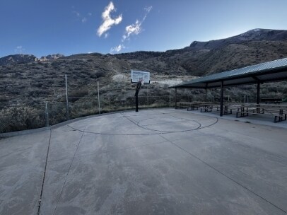 Building Photo - Beautiful Townhomes