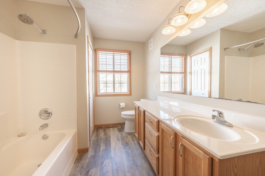 Building Photo - 17985 96th Ave N