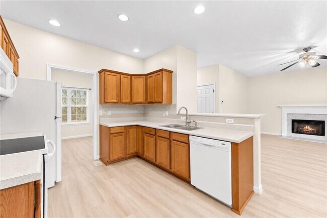 Building Photo - 3451 Leisure Ln