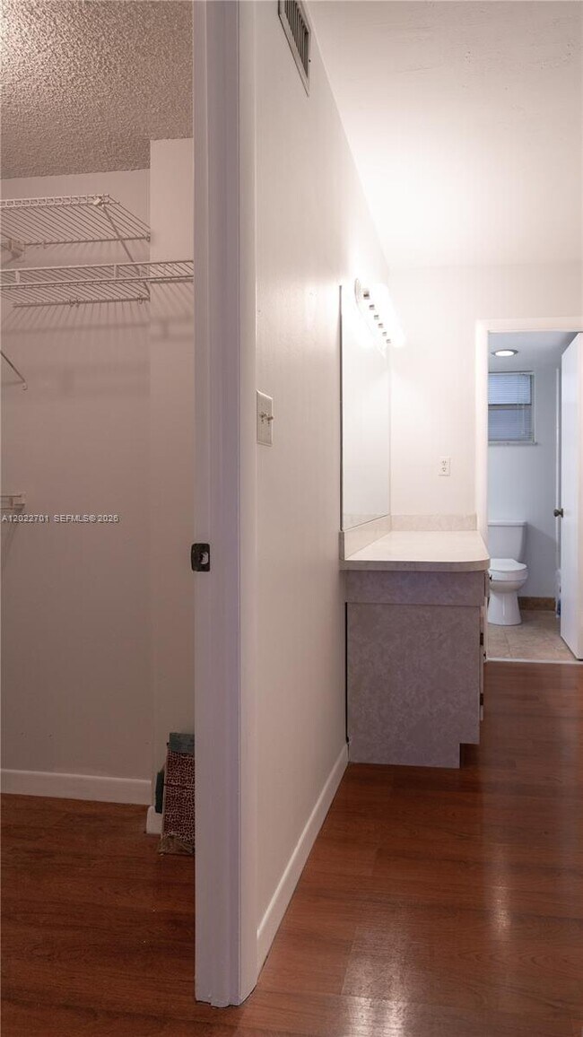 Building Photo - 406 NW 68th Ave