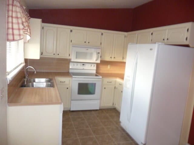 Building Photo - 114 SE Trenton Rd