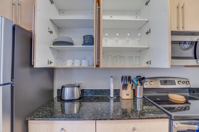 Building Photo - 301-499 President Street-SI ID1013815P