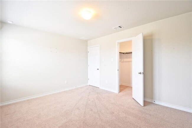 Building Photo - 548 Appalachian Trl