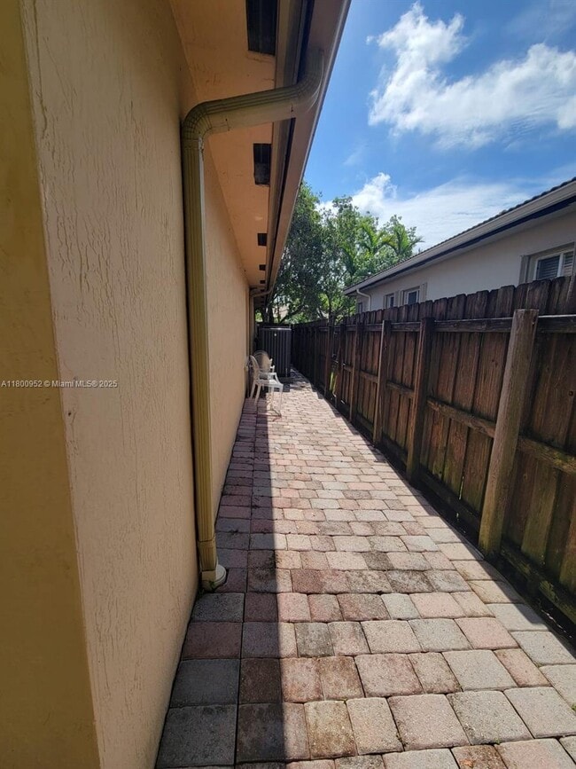 Building Photo - 22032 SW 95th Pl