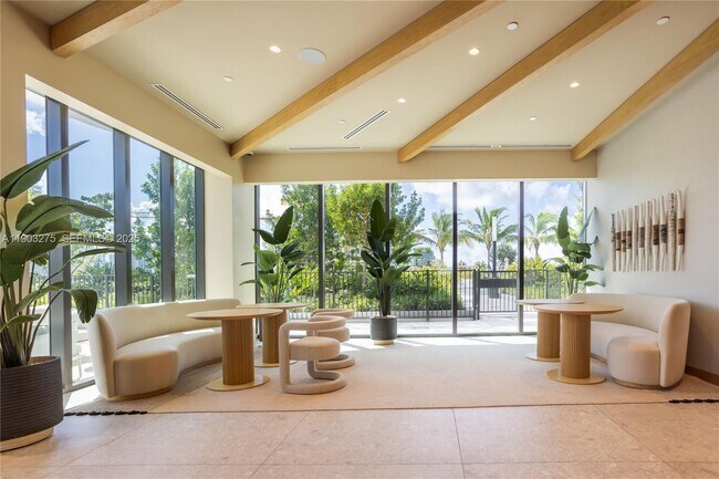 Building Photo - 580 72nd St