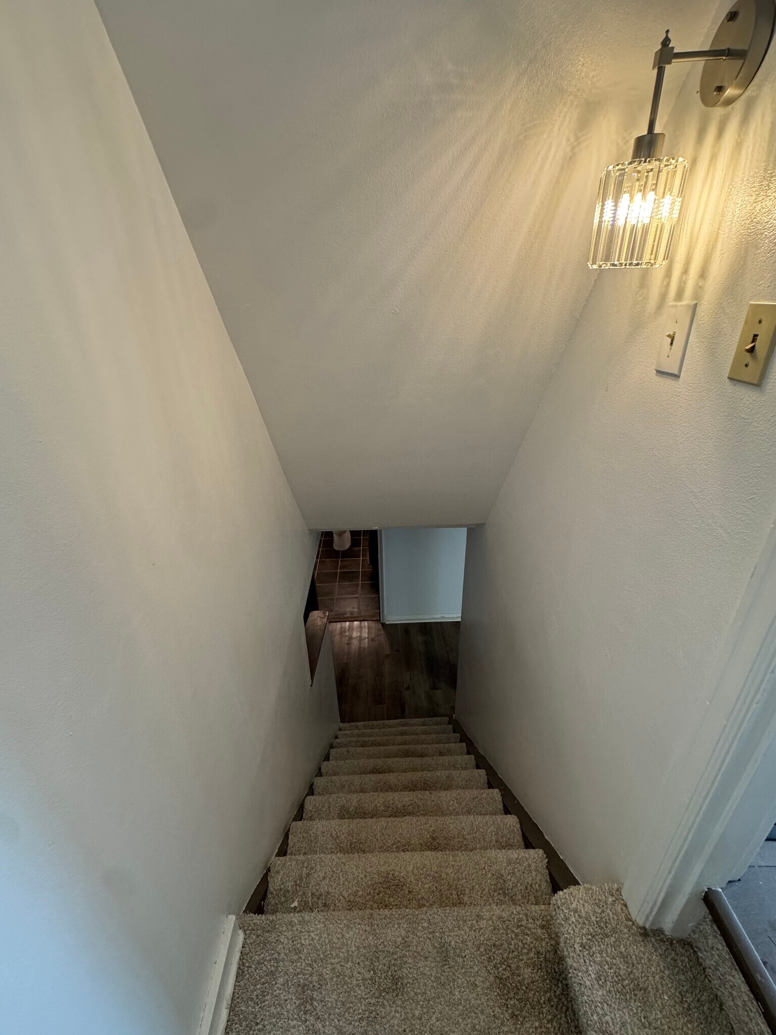 Building Photo - 4209 Oakridge Dr