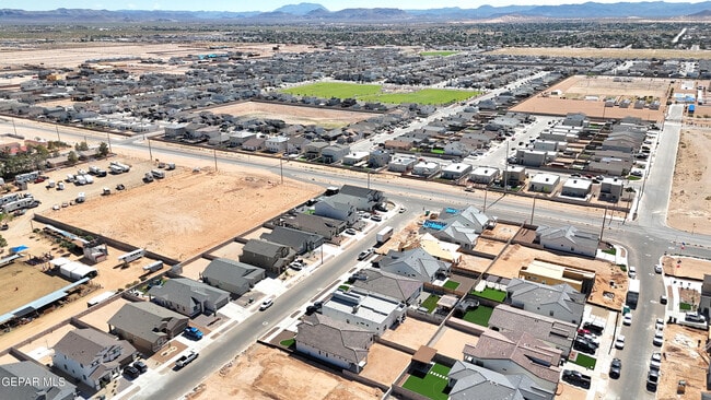 Building Photo - 14936 Hill Ridge Ct