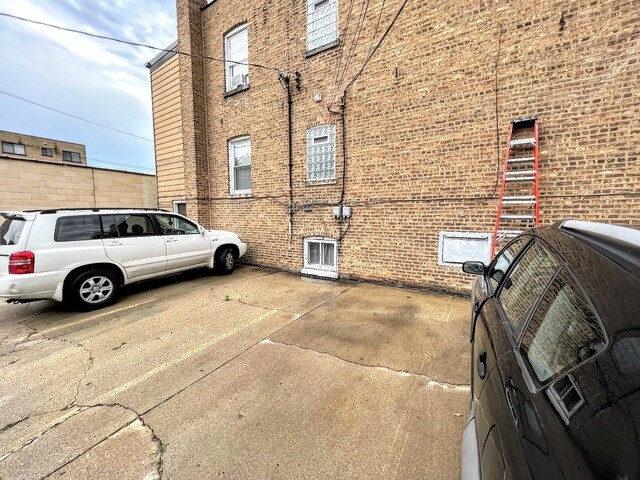 Building Photo - 4752 N Lotus Ave
