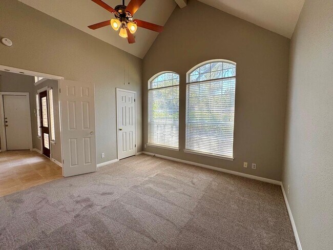 Building Photo - 5844 Back Bay Ln