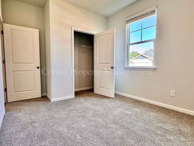 Building Photo - 816 Delta Ct