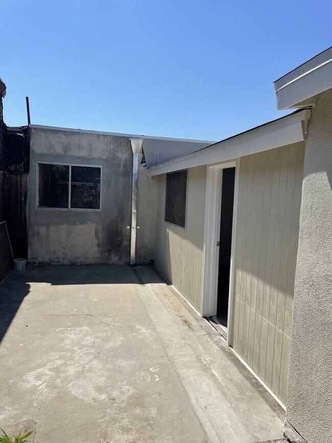 Building Photo - 4032 Cudahy St