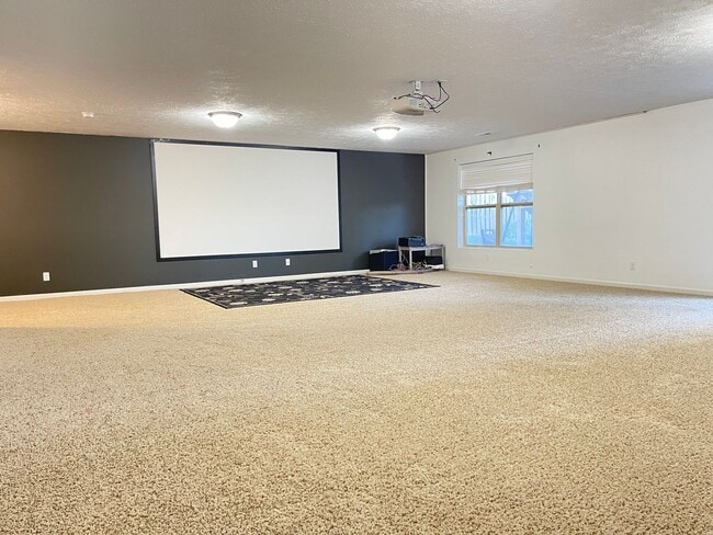 Building Photo - Spacious home in super nice neighborhood in Northwest Omaha in Elkhorn School District for under ...