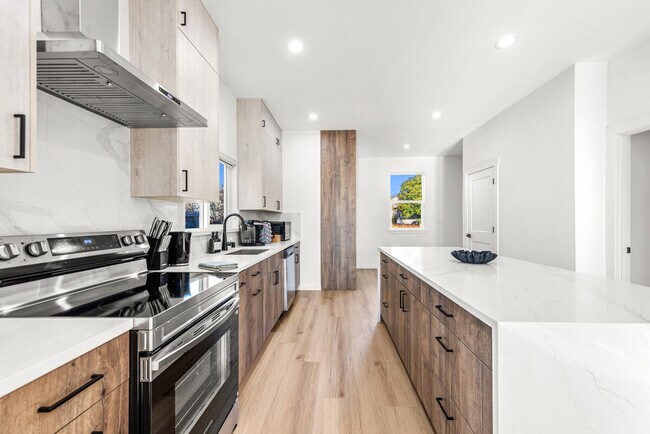 Building Photo - 1400 Martin Luther King Jr Way S