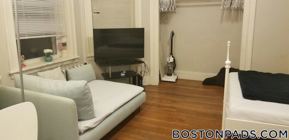 Building Photo - 1171 Boylston St