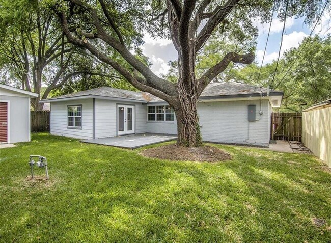 Building Photo - 4734 Sanford Rd