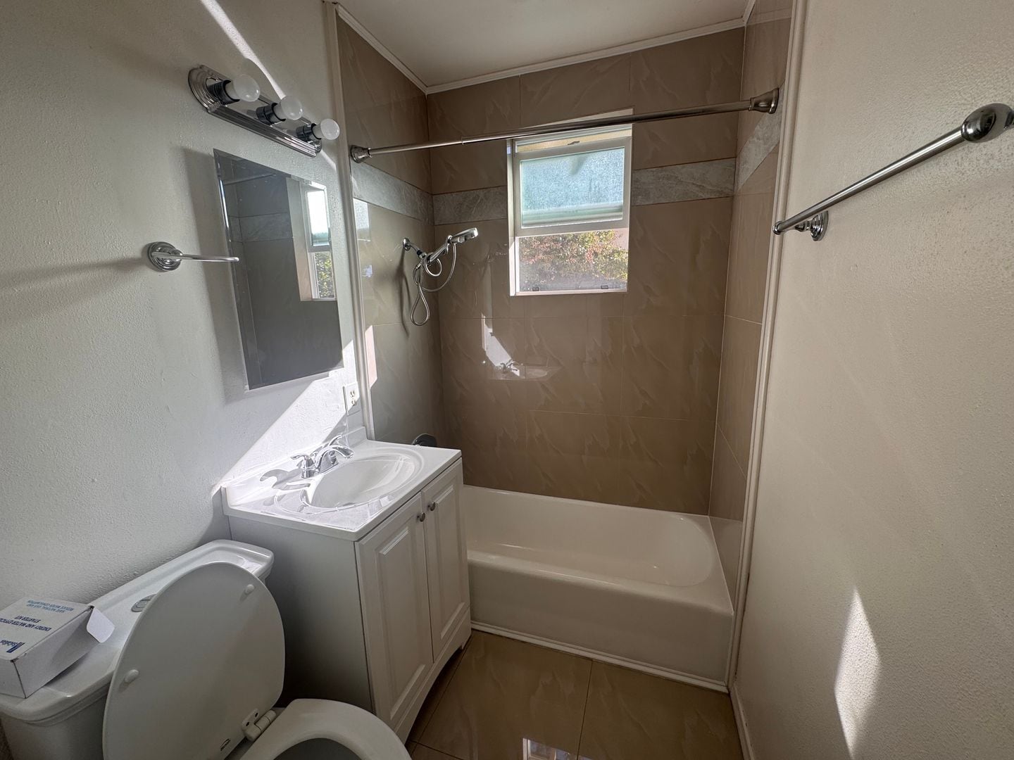 Building Photo - Charming Renovated 3-Bedroom Home in Tarza...