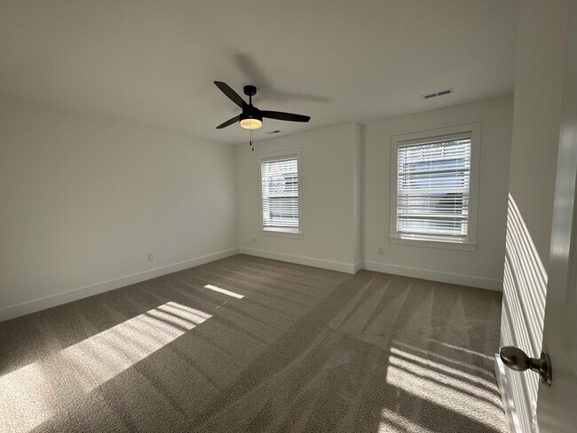 Building Photo - 2128 Middlebridge Ct