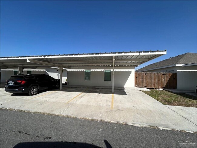 Building Photo - 16 Swallow Ave