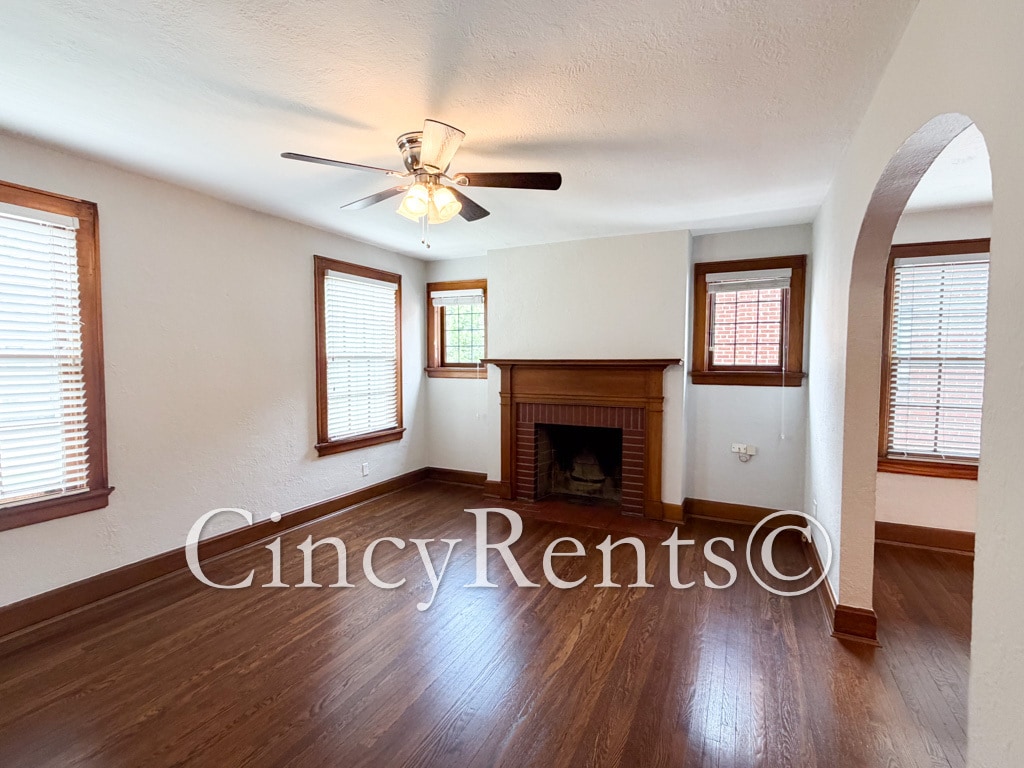 Building Photo - 3434 Ault View Ave