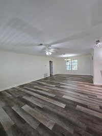 Building Photo - 1132 18th Ave N