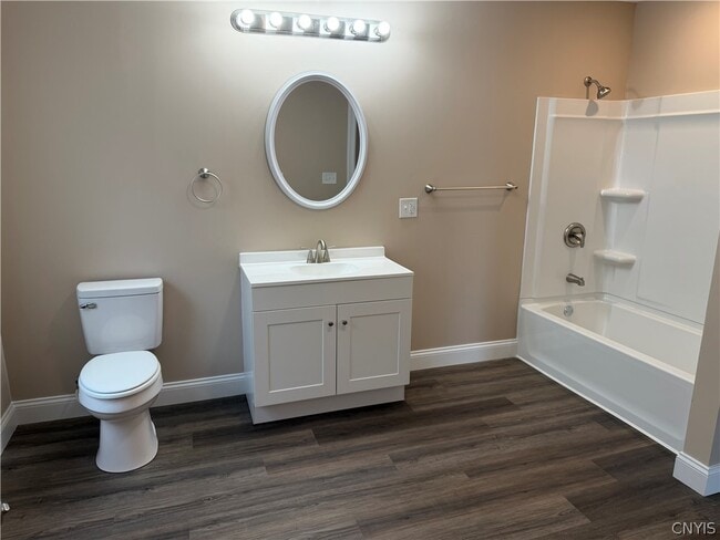 Building Photo - 156 Oswego St