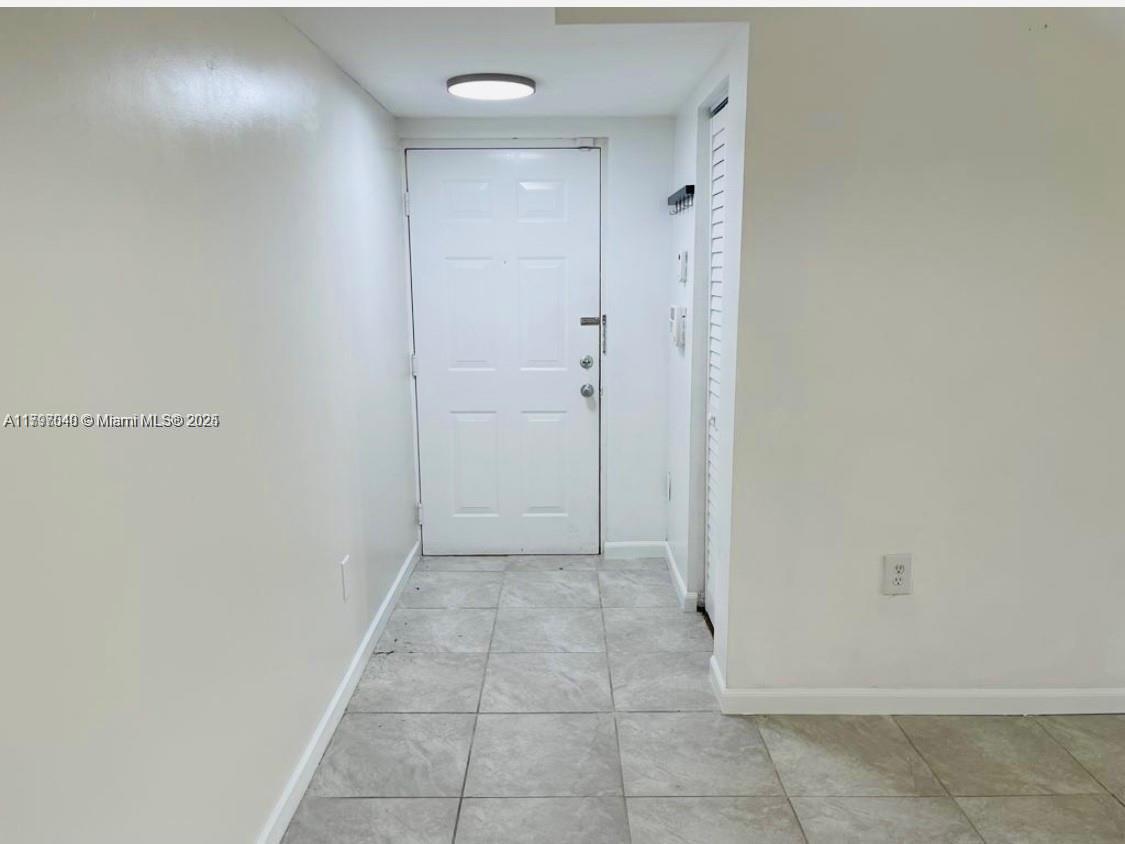 Building Photo - 2600 S University Dr