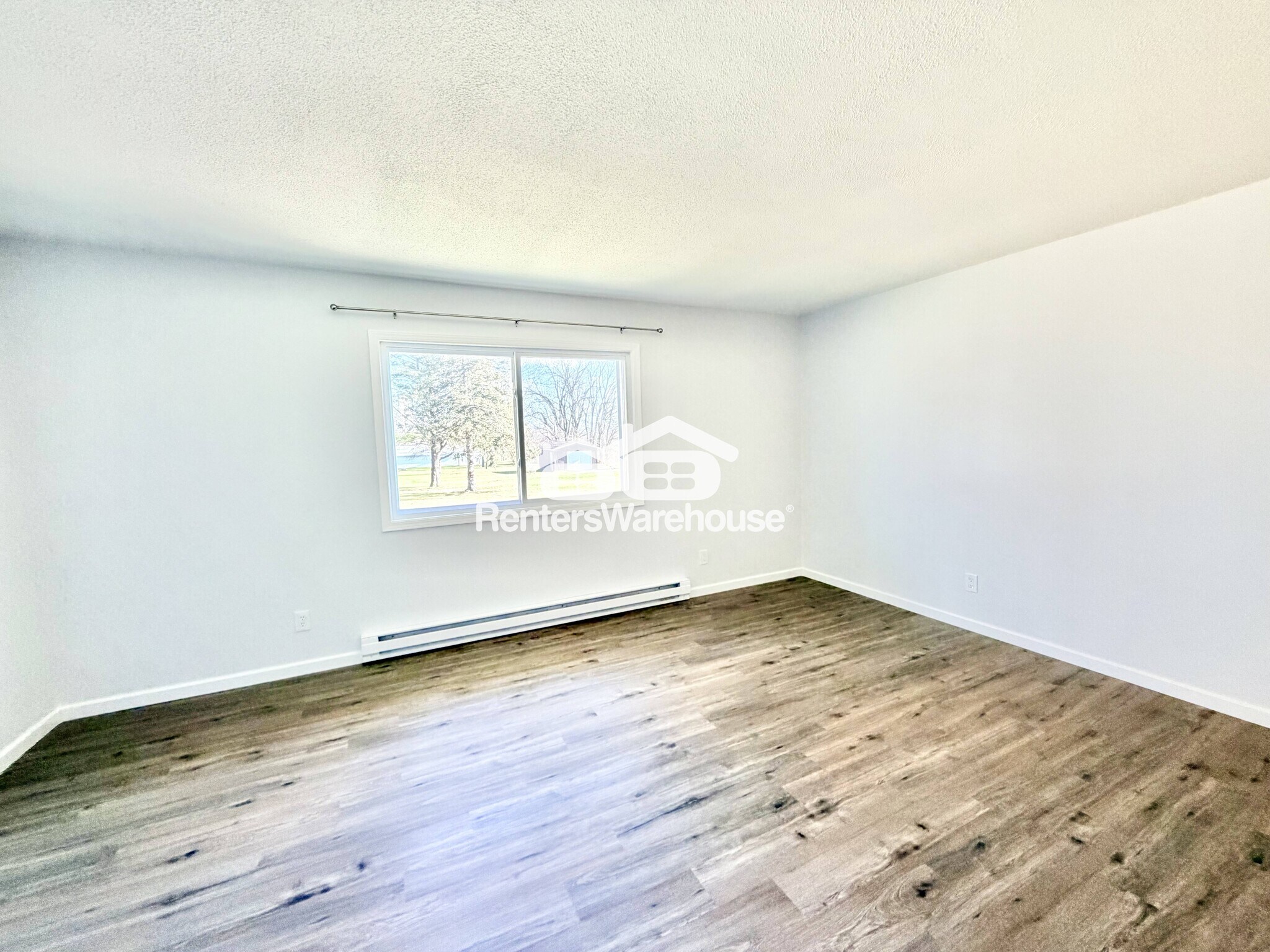 Building Photo - 211 S Green St