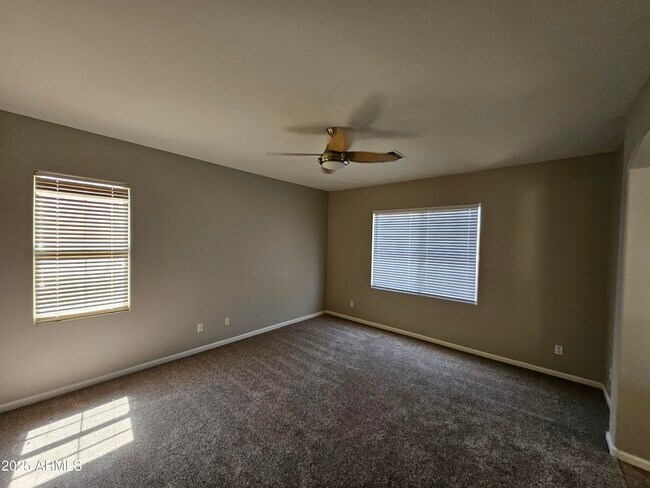 Building Photo - 2065 E Hulet Dr