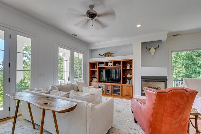 Building Photo - 501 John Fox's Run