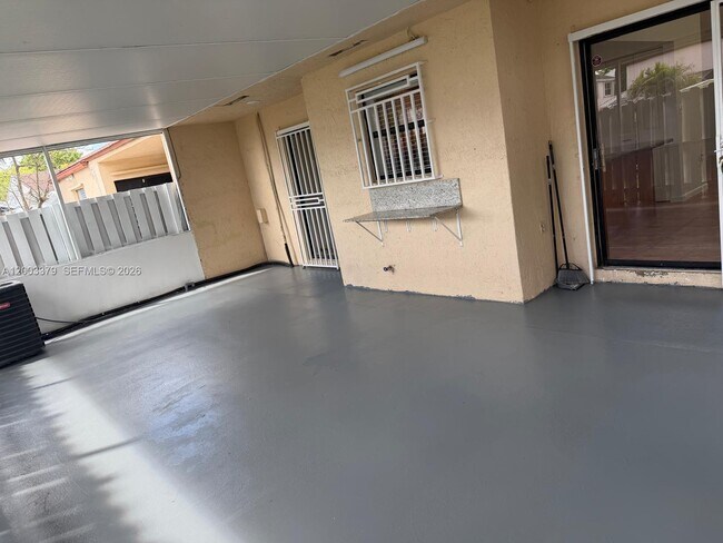 Building Photo - 9123 SW 149th Ct