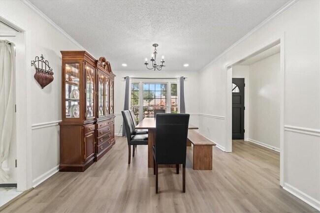 Building Photo - 8429 King William St