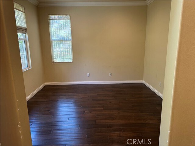Building Photo - 351 Tall Oak