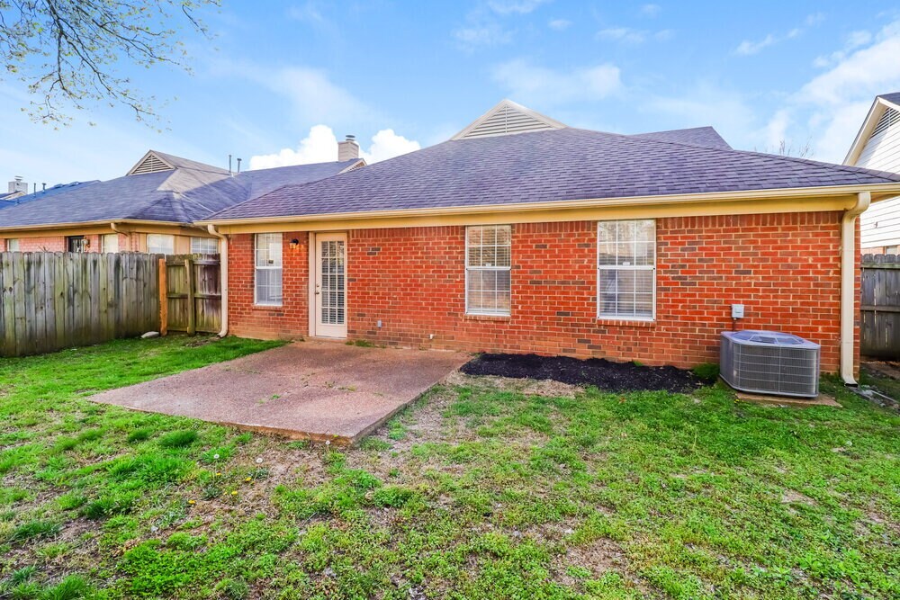 Building Photo - 2268 Lake Hill Ct