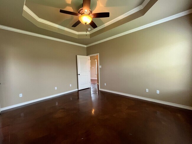 Building Photo - Single Family Homes for Lease in Surrey Vi...