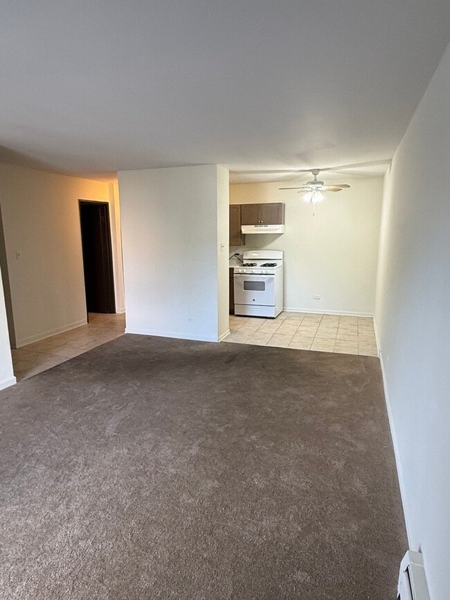 Building Photo - 351 Hawthorne Cir