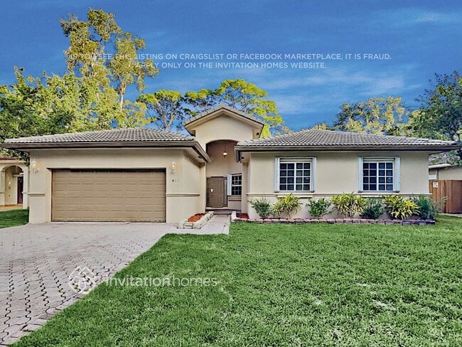 Building Photo - 1445 SW 11th Pl