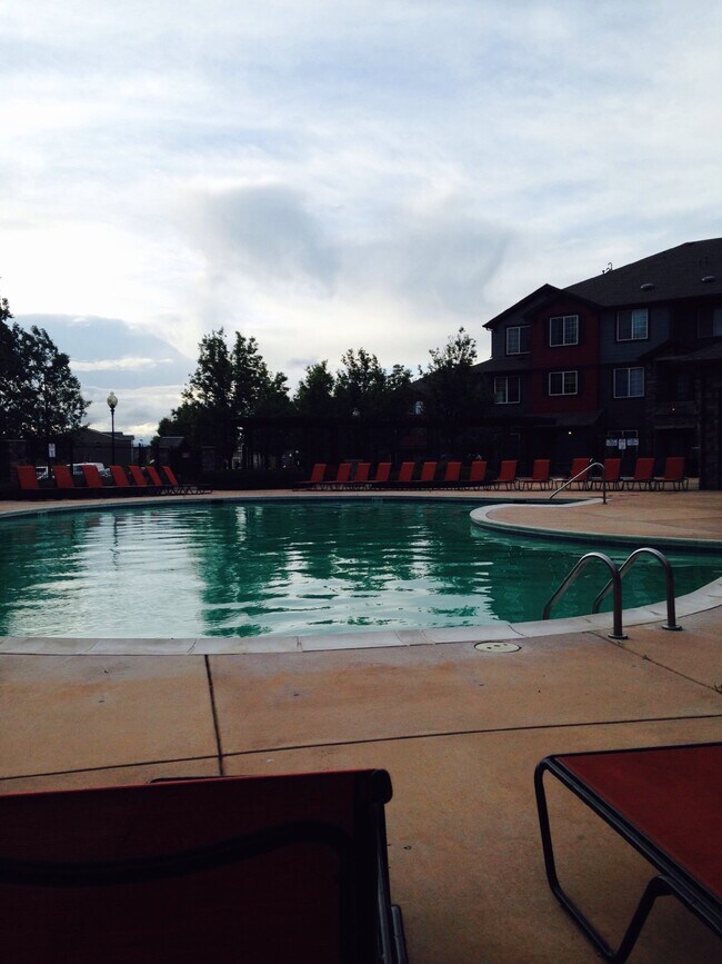 Building Photo - "Spacious 2-Bed, 2-Bath Condo Gem with Garage in Vibrant Denver Locale!"