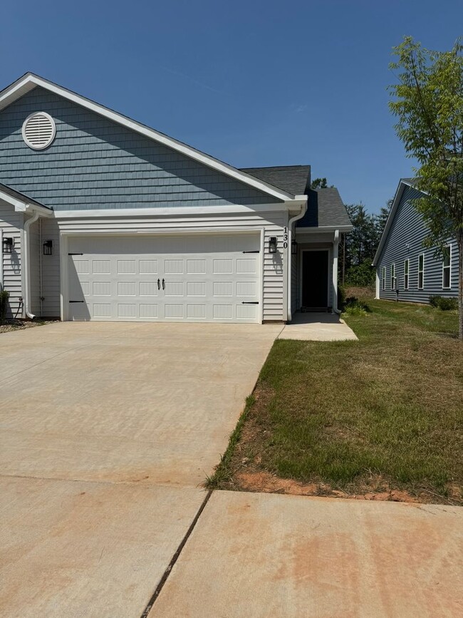 Building Photo - 103 Brawley Villas Pl